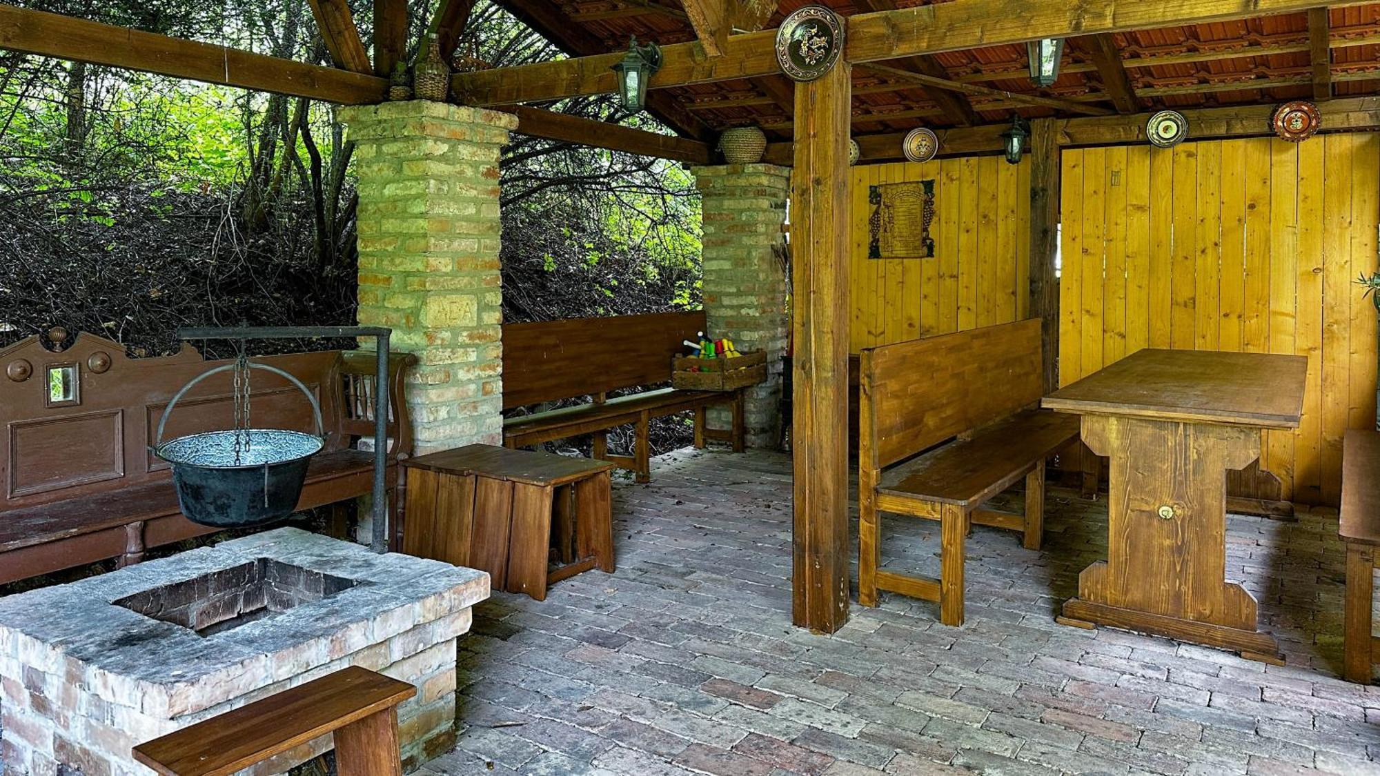 Fekete Rigó Vendégház Egerszalók Extérieur photo